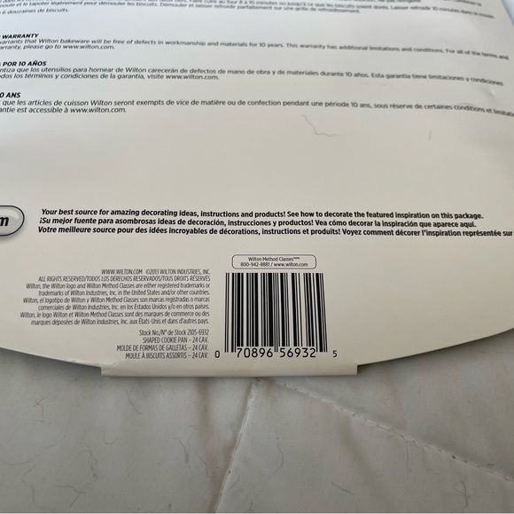 NWT VTG Wilton nonstick sugar Christmas cookie pan, 6 designs, bakes 2 dozen - Picture 3 of 5